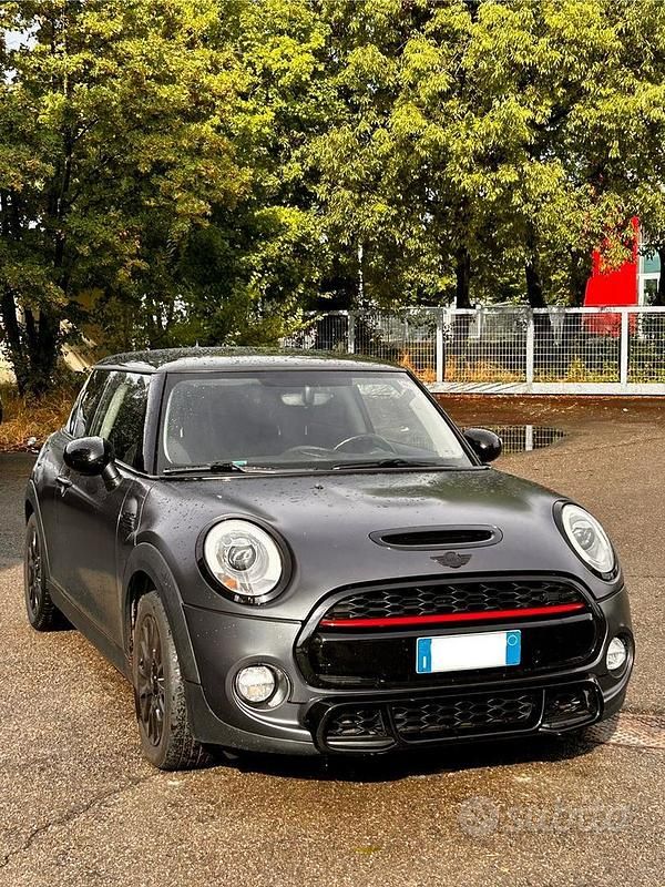Usata Mini Cooper D Business 116 CV (85 kW) 2016 Grigio Utilitaria