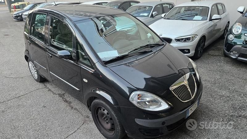 Usata Lancia Musa 95 CV (69 kW) 2006 Nero Monovolume