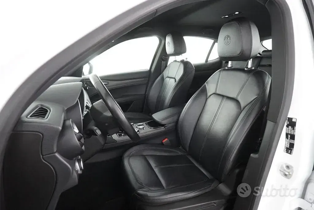 Usata Alfa Romeo Stelvio 209 CV (153 kW) 2023 Bianco SUV