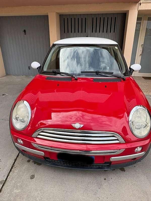 Usata Mini One D 75 CV (55 kW) 2005 Rosso Utilitaria