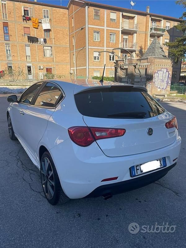 Usata Alfa Romeo Giulietta Sprint 120 CV (88 kW) 2016 Bianco Berlina