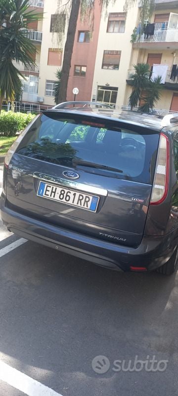 Usata Ford Focus Titanium 100 CV (73 kW) 2011 Grigio Station wagon