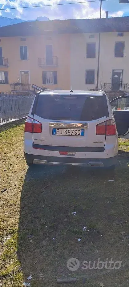 Usata Chevrolet Orlando 131 CV (96 kW) 2011 Bianco Monovolume