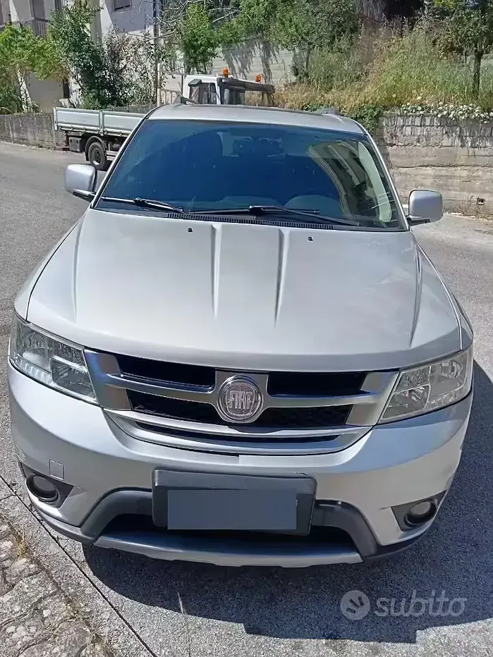 Usata Fiat Freemont 170 CV (125 kW) 2012 Grigio SUV