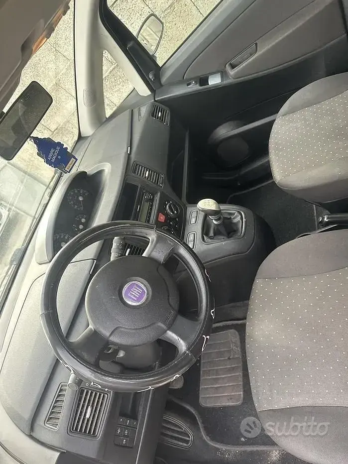 Usata Fiat Idea 77 CV (56 kW) 2009 Nero Monovolume