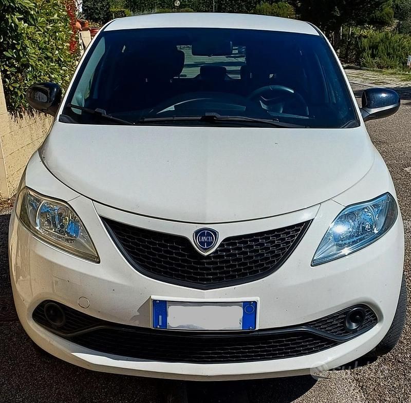 Usata Lancia Ypsilon 69 CV (50 kW) 2020 Bianco Utilitaria
