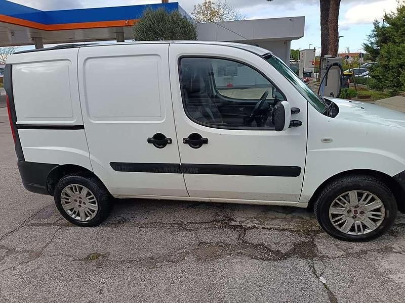 Usata Fiat Doblò 84 CV (61 kW) 2009 Monovolume