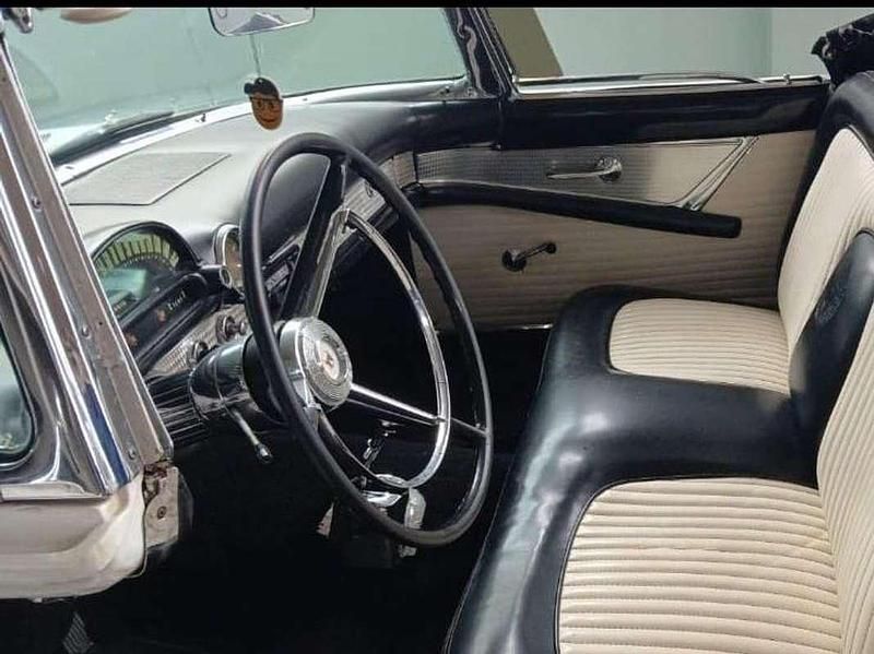 Usata Ford V8 303 CV (222 kW) 1958 Bianco Cabrio