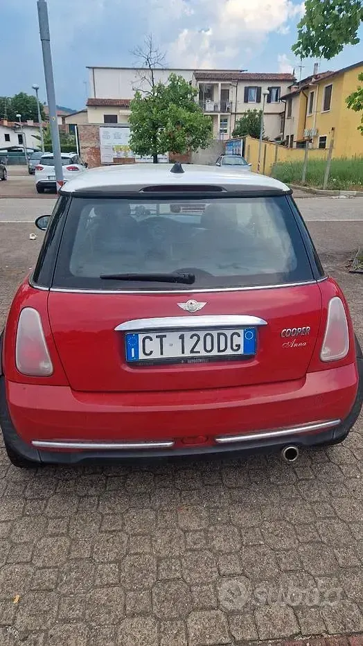 Usata Mini Cooper 116 CV (85 kW) 2005 Rosso Utilitaria