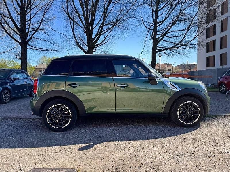 Usata Mini Cooper D Countryman Business 111 CV (81 kW) 2016 Verde SUV