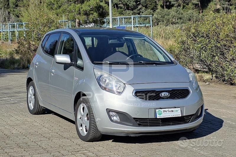Usata Kia Venga 90 CV (66 kW) 2013 Grigio Utilitaria