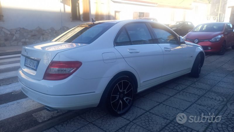 Usata Mercedes C320 224 CV (164 kW) 2008 Bianco Berlina