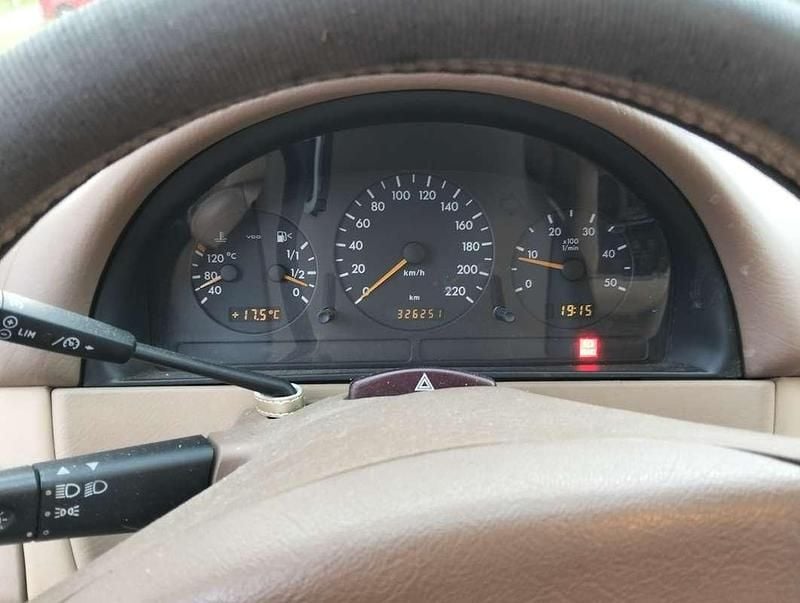 Usata Mercedes ML270 163 CV (119 kW) 2001 Nero SUV