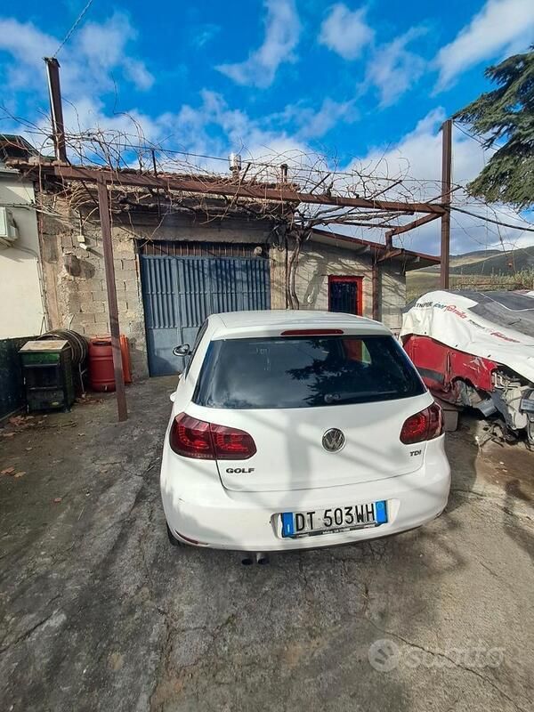 Usata VW Golf VI 110 CV (80 kW) 2009 Bianco Utilitaria