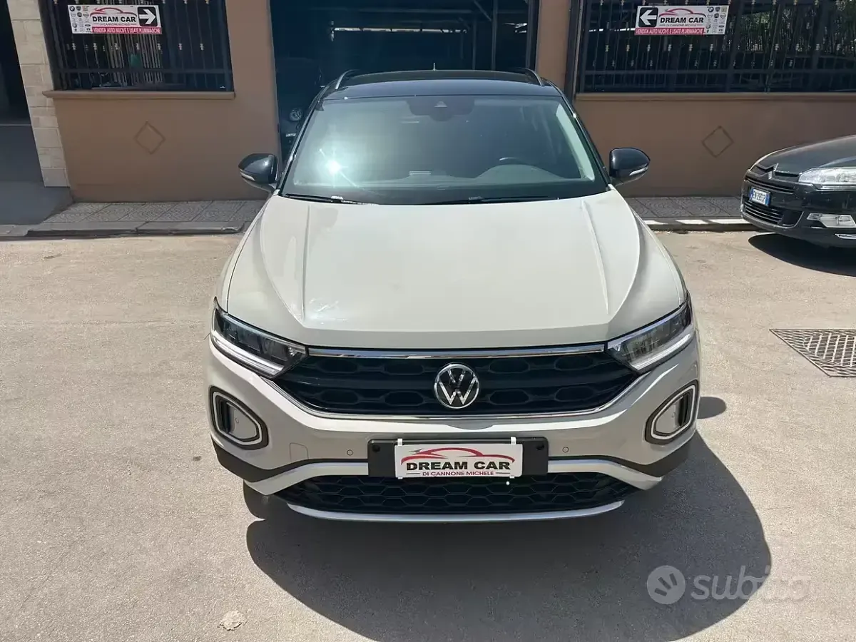 Usata VW T-Roc Style 116 CV (85 kW) 2023 Beige SUV