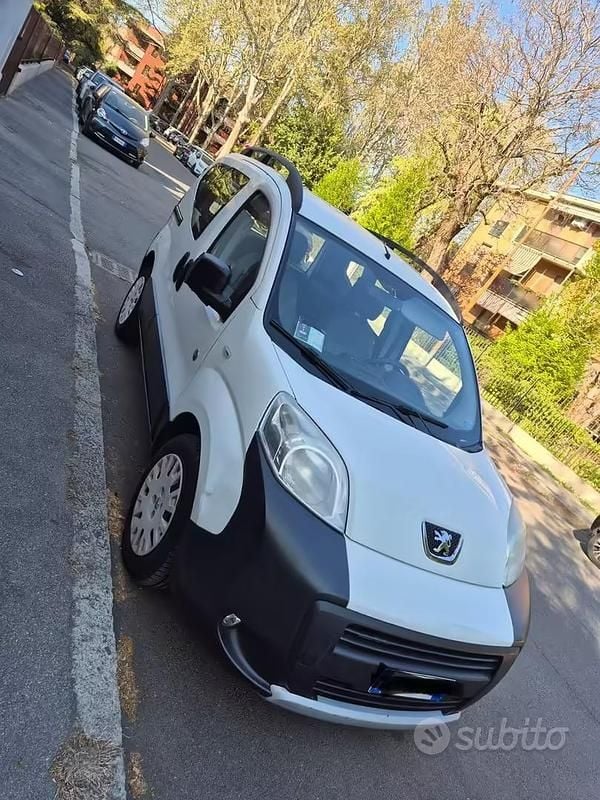 Usata Peugeot Bipper 75 CV (55 kW) 2013 Bianco Monovolume