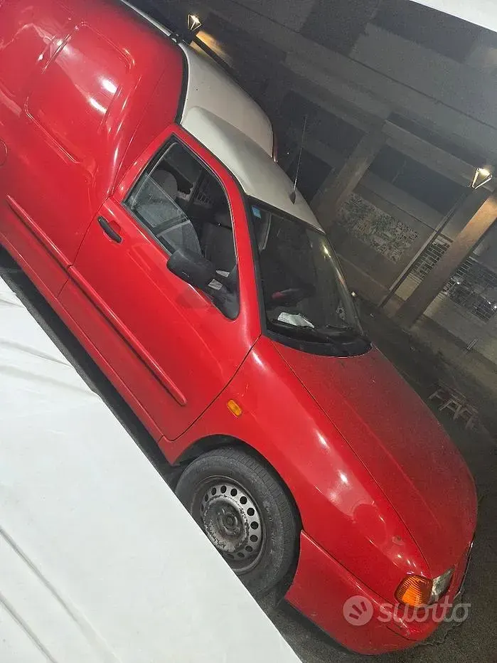 Usata VW Caddy 64 CV (47 kW) 1997 Rosso Monovolume
