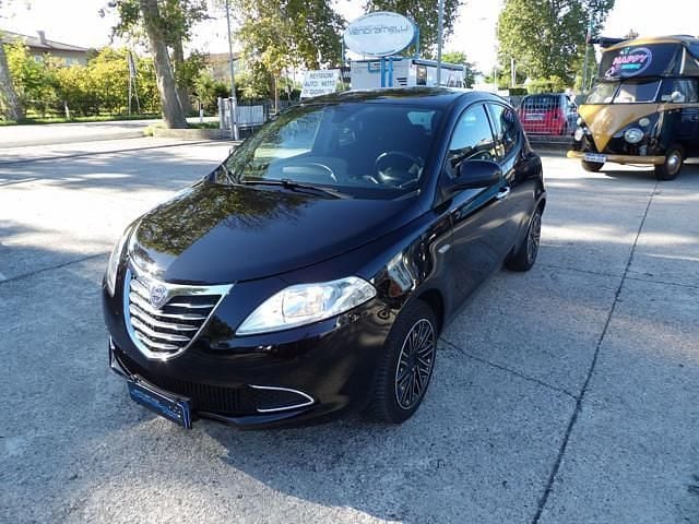 Nero Usata 2013 Lancia Ypsilon Gold Due volumi | 6500 € (Buon prezzo) - Immagine 1/4
