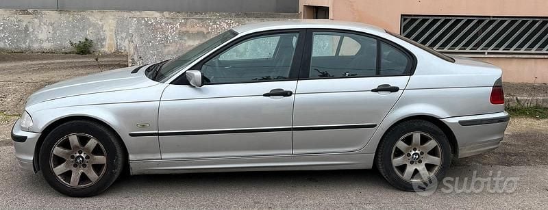 Usata BMW 320 Efficient Dynamics 136 CV (100 kW) 2000 Grigio Berlina