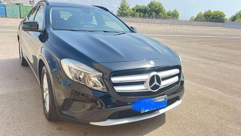 Usata Mercedes GLA180 Business 109 CV (80 kW) 2016 SUV