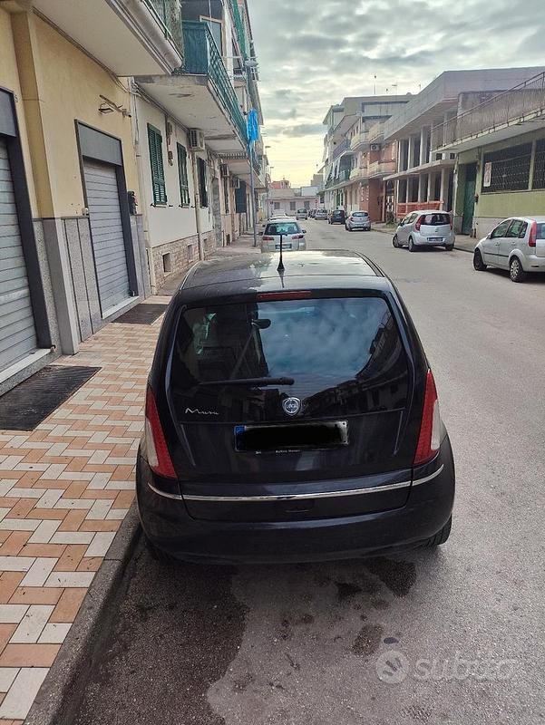 Usata Lancia Musa 95 CV (69 kW) 2010 Nero Monovolume
