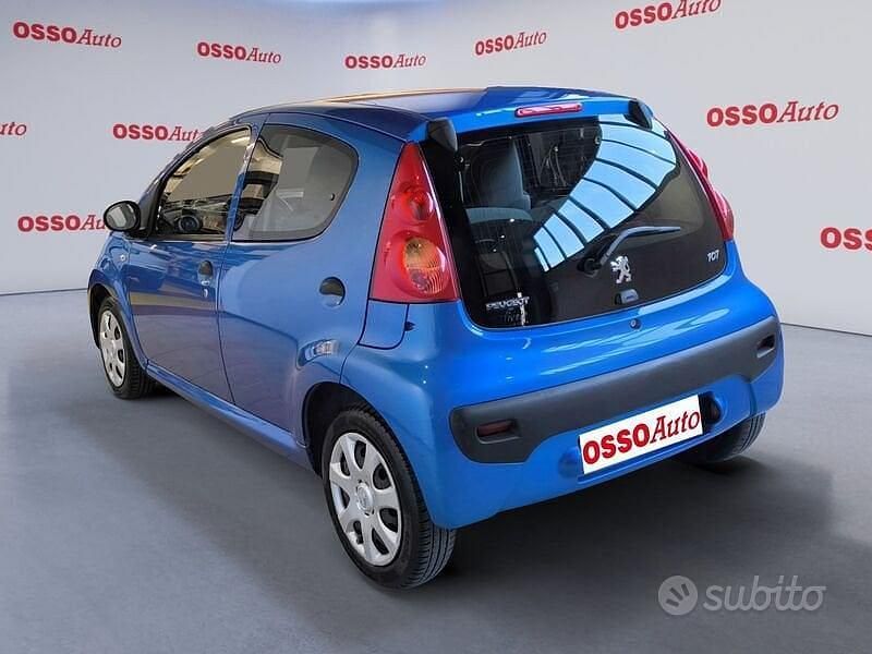 Usata Peugeot 107 Allure 68 CV (50 kW) 2010 Blu Utilitaria