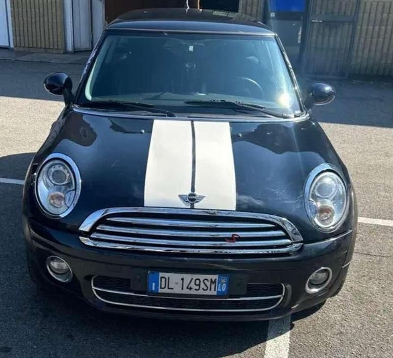 Usata Mini Cooper D 109 CV (80 kW) 2007 Nero Utilitaria