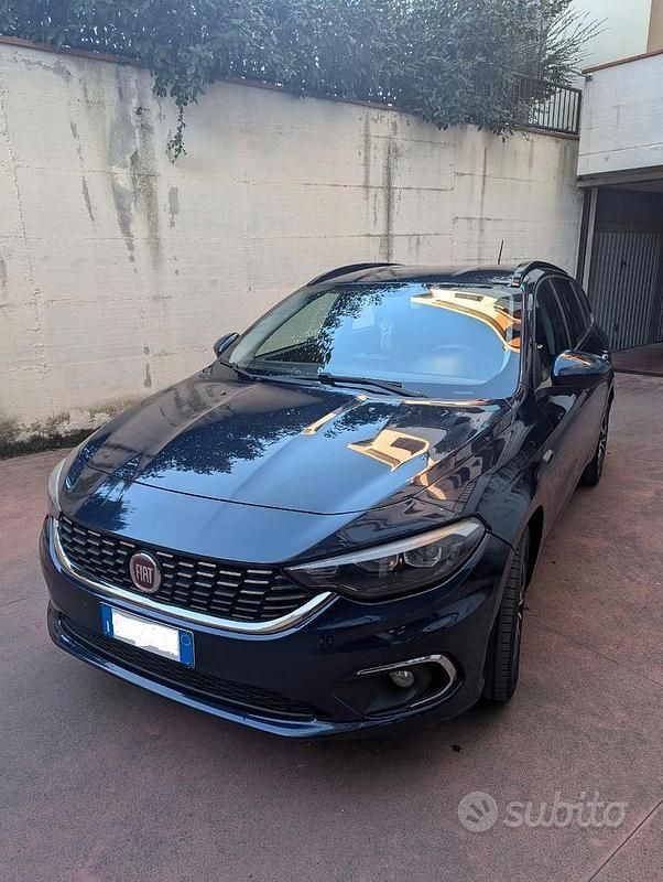 Usata Fiat Tipo Lounge 95 CV (69 kW) 2017 Blu Station wagon