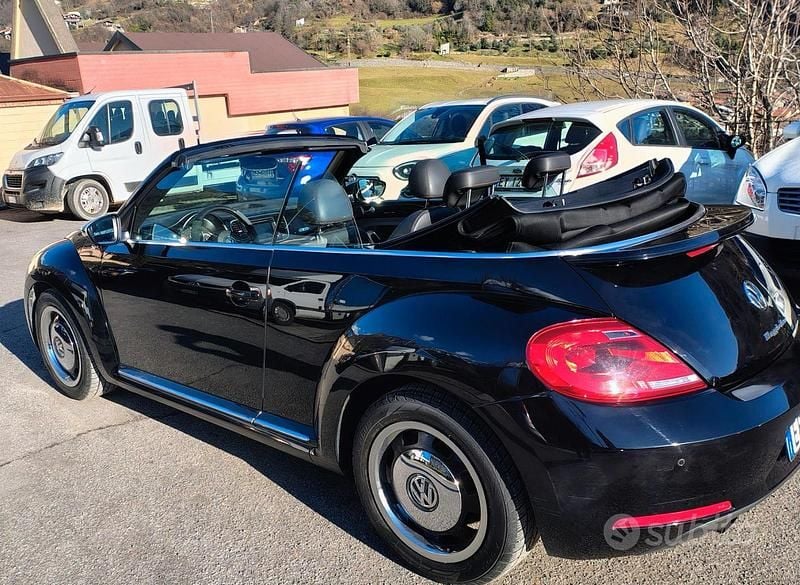 Usata VW Beetle Cabriolet Edition 105 CV (77 kW) 2013 Nero Cabrio