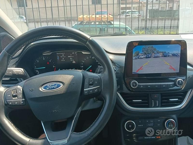 Usata Ford Puma 120 CV (88 kW) 2021 Rosso Coupé