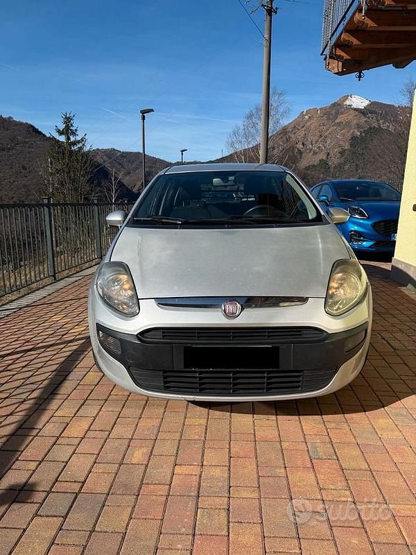 Usata Fiat Grande Punto S 75 CV (55 kW) 2012 Grigio Utilitaria