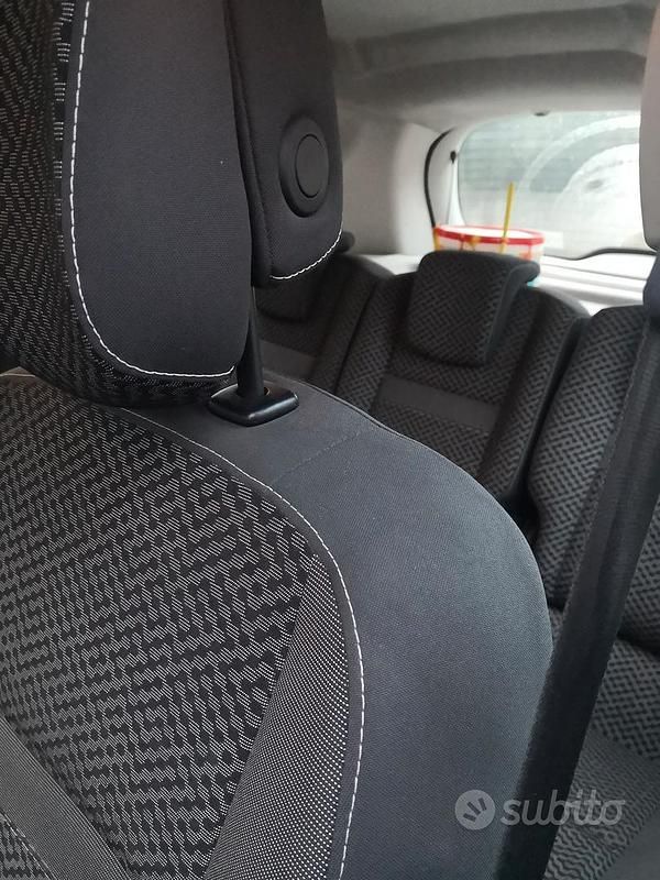 Usata Renault Scénic III XMOD 110 CV (80 kW) 2011 Grigio Monovolume