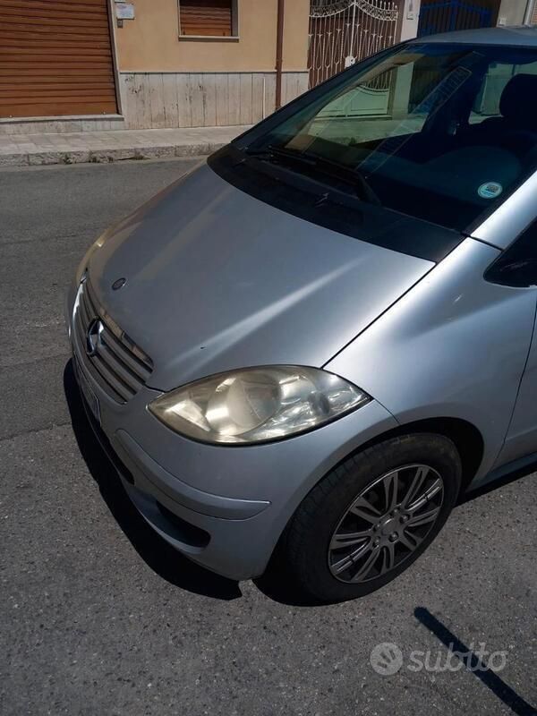 Usata Mercedes A200 109 CV (80 kW) 2006 Grigio Utilitaria
