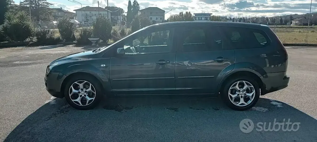 Usata Ford Focus 109 CV (80 kW) 2008 Nero Berlina