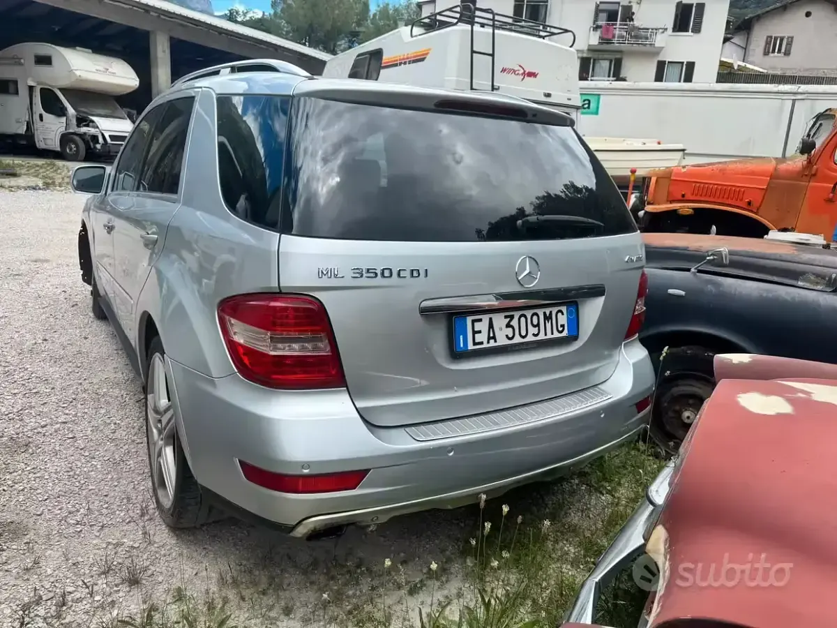 Usata Mercedes ML320 224 CV (164 kW) 2010 Grigio SUV