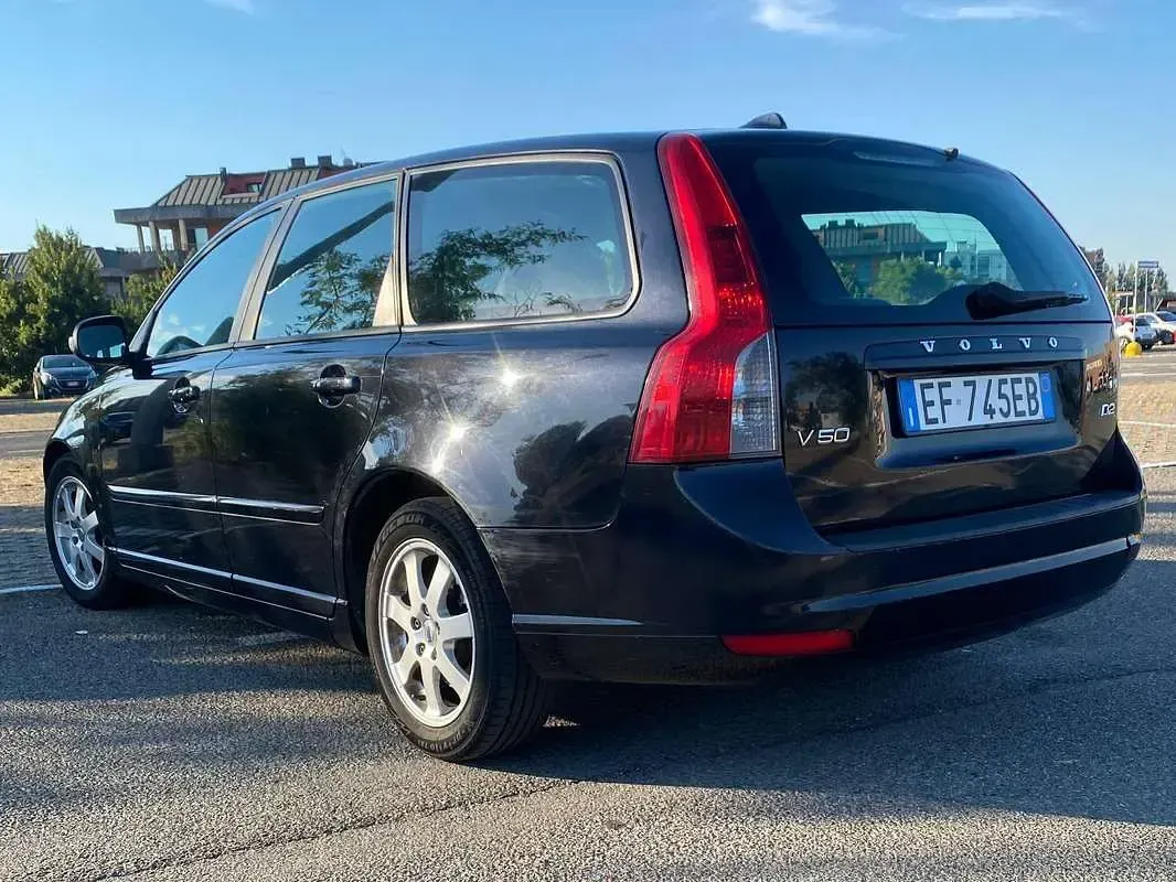 Usata Volvo V50 114 CV (83 kW) 2011 Nero Station wagon