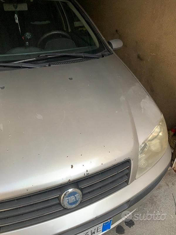 Usata Fiat Punto 69 CV (50 kW) 2006 Grigio Berlina