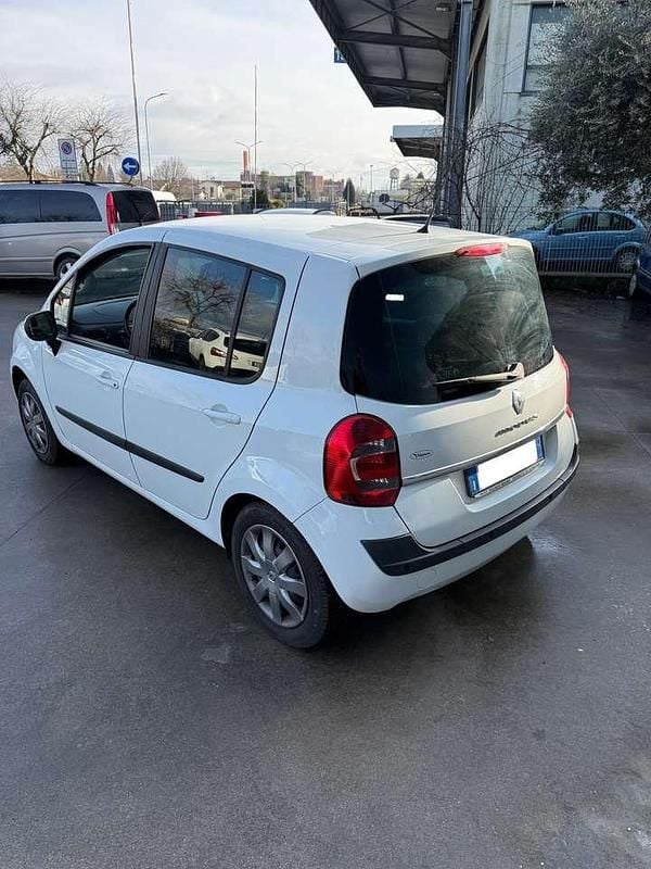Usata Renault Modus 111 CV (81 kW) 2012 Bianco Monovolume