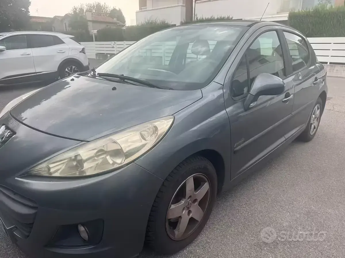 Usata Peugeot 207 73 CV (53 kW) 2009 Grigio Utilitaria