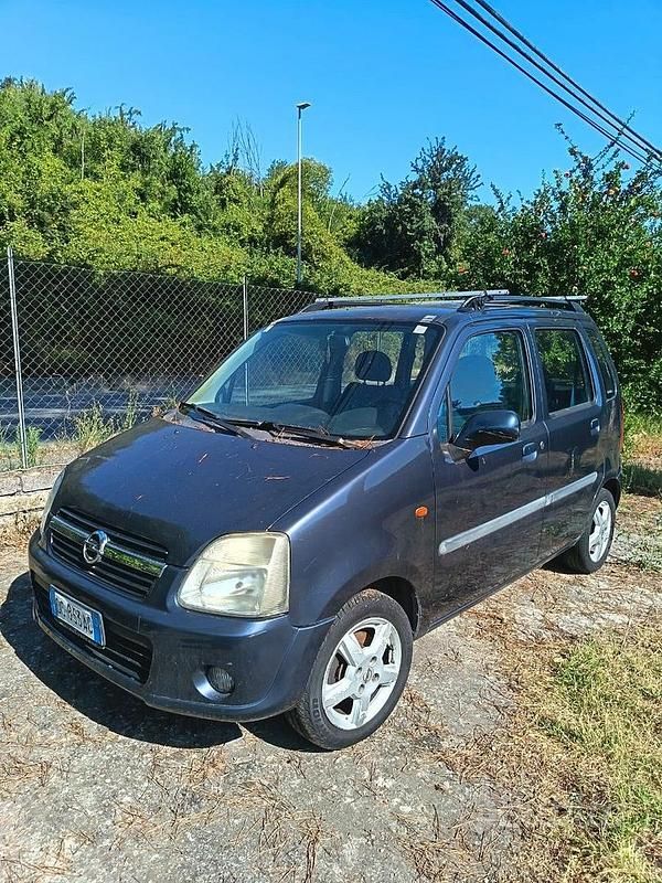 Usata Opel Agila 75 CV (55 kW) 2006 Grigio Utilitaria