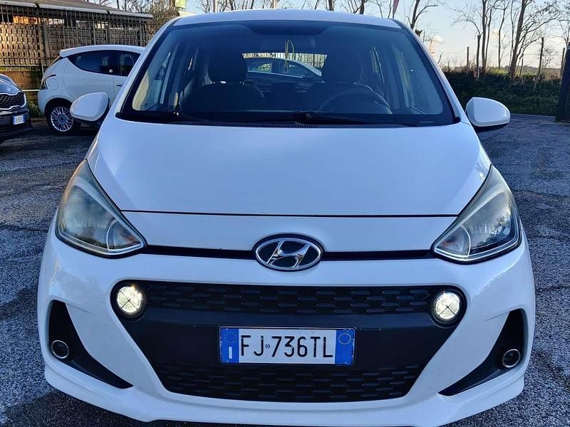 Usata Hyundai i10 Comfort 67 CV (49 kW) 2017 Bianco Utilitaria