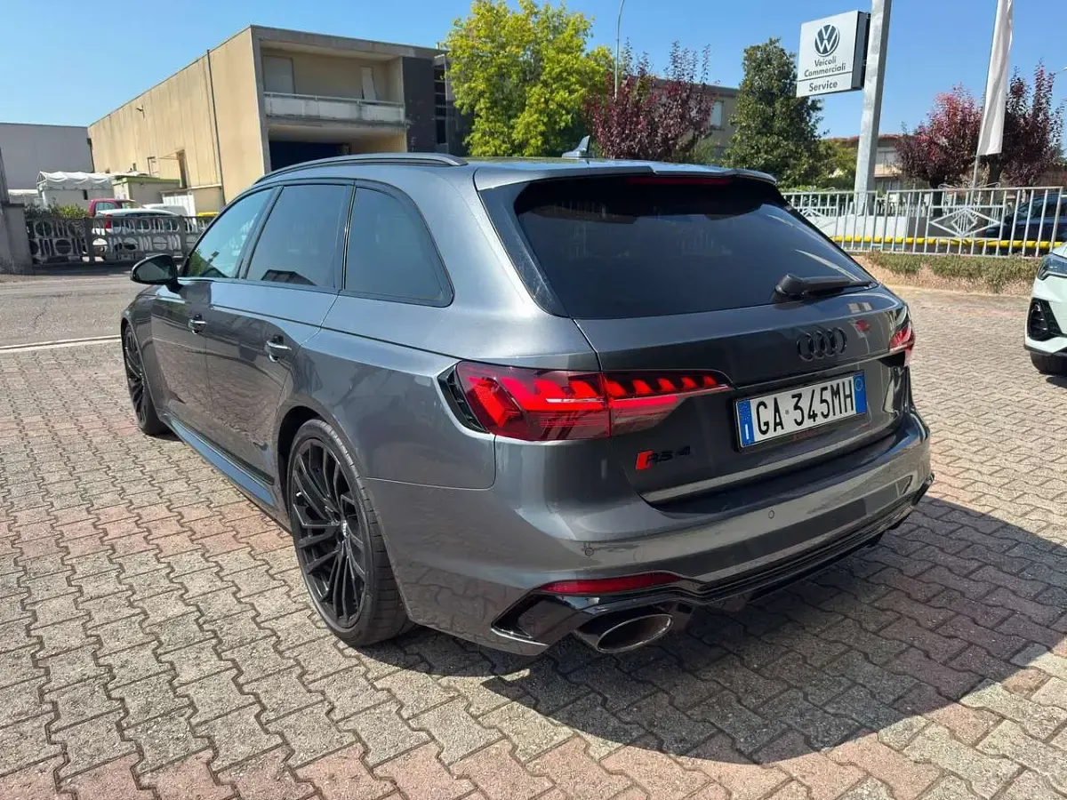 Usata Audi RS4 Ambiente 450 CV (330 kW) 2020 Grigio daytona Station wagon
