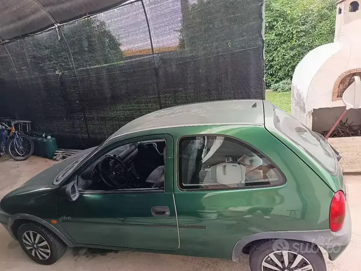 Usata Opel Corsa 45 CV (33 kW) 1997 Verde Utilitaria