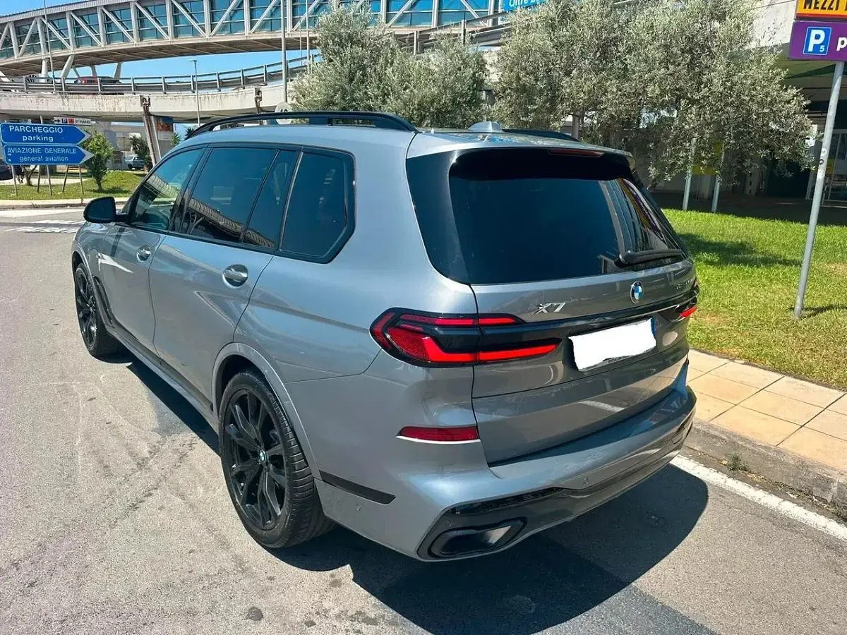 Usata BMW X7 M Sport 339 CV (249 kW) 2025 Argento SUV