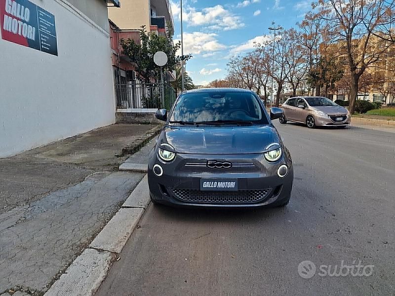 Usata Fiat 500e Icon 44 kW (60 CV) 2021 Grigio Utilitaria