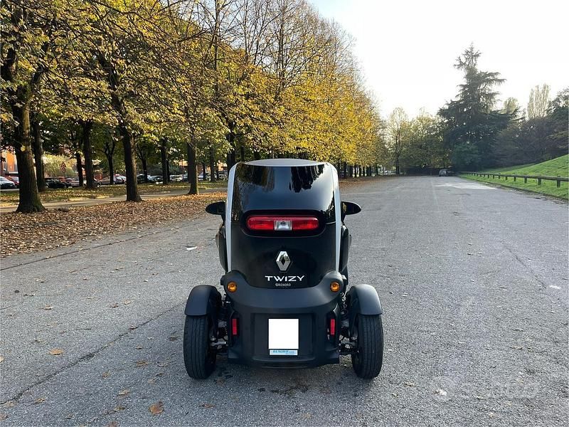 Usata Renault Twizy 16 kW (22 CV) 2021 Nero Utilitaria