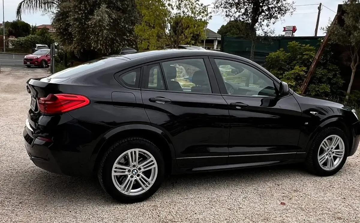 Usata BMW X4 Efficient Dynamics 190 CV (139 kW) 2017 Nero SUV