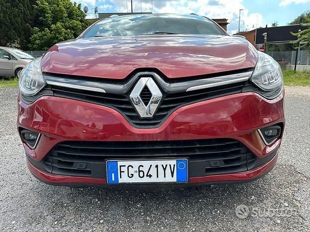 Usata Renault Clio GrandTour 90 CV (66 kW) 2017 Rosso Station wagon