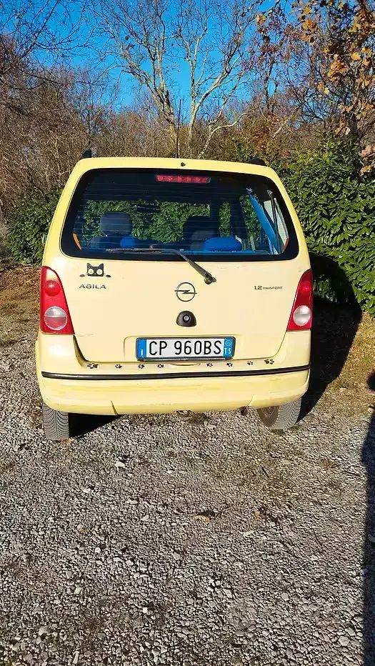 Usata Opel Agila Edition 80 CV (58 kW) 2005 Giallo Monovolume