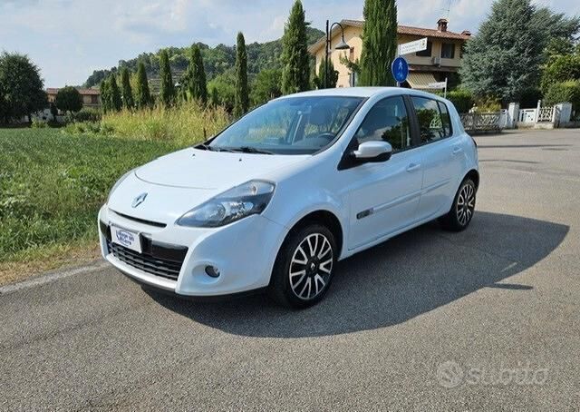 Usata Renault Clio IV Dynamique 75 CV (55 kW) 2012 Bianco Berlina